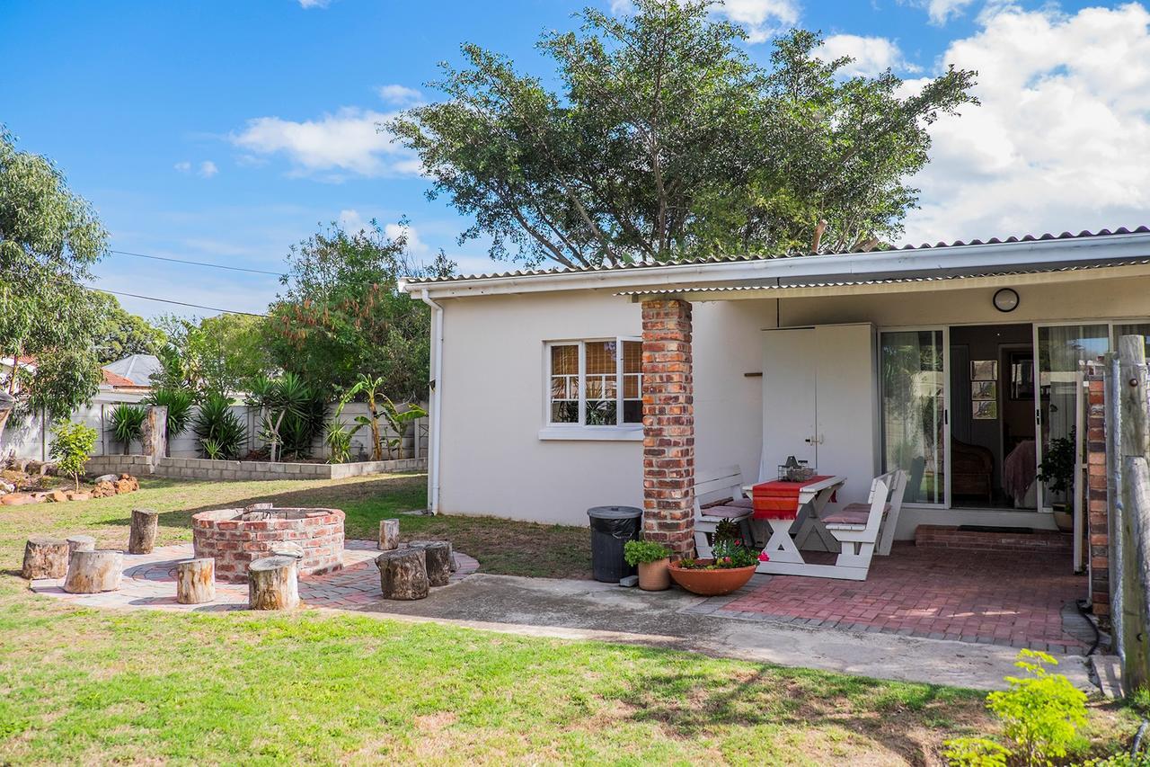 The Garden Cottage On 140 Fordyce Port Elizabeth Kültér fotó